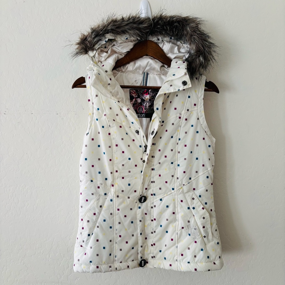 Burton Dry Ride Sly Puffy Vest White Jacket with Graphic Patch Faux Fur Hood S